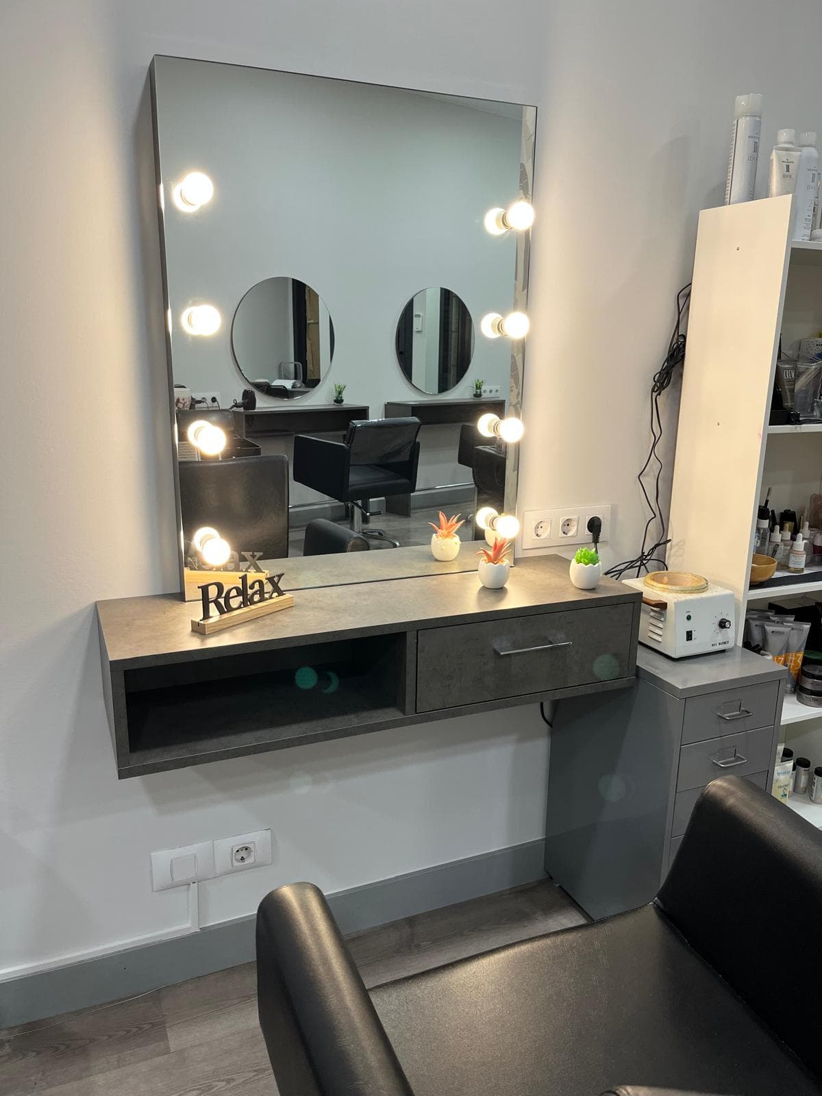 Puesto de peluquería de Sandra Pérez Estilistas en Nigrán