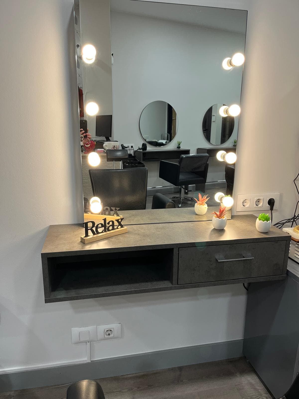 Tocador de la peluquería Sandra Pérez Estilistas en Nigrán